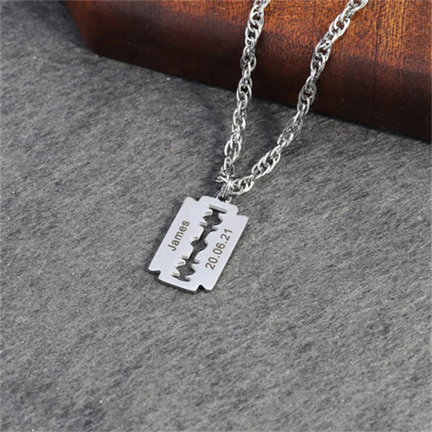 Father's Day Gift Razor Blade Necklace For Men-Emo Mood Necklace Laser Engraved Name Date Pendant Father's Day Gifts for Dad Boy