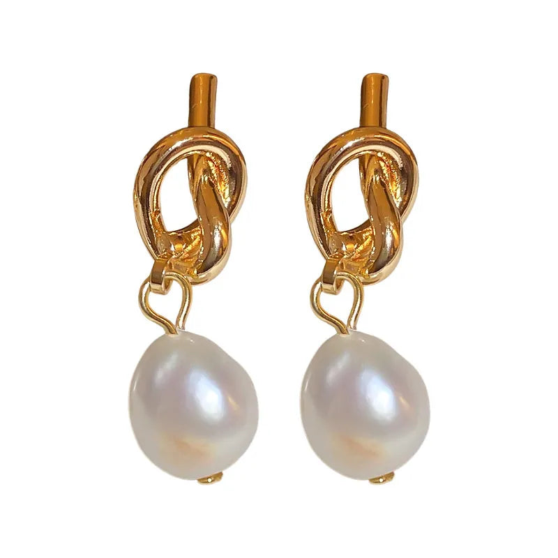 2023 New French Elegant Gold Color Bean Spliced Flat Pearl Earrings for Korean Fashion Jewelry Party Women's Sweet Accessories