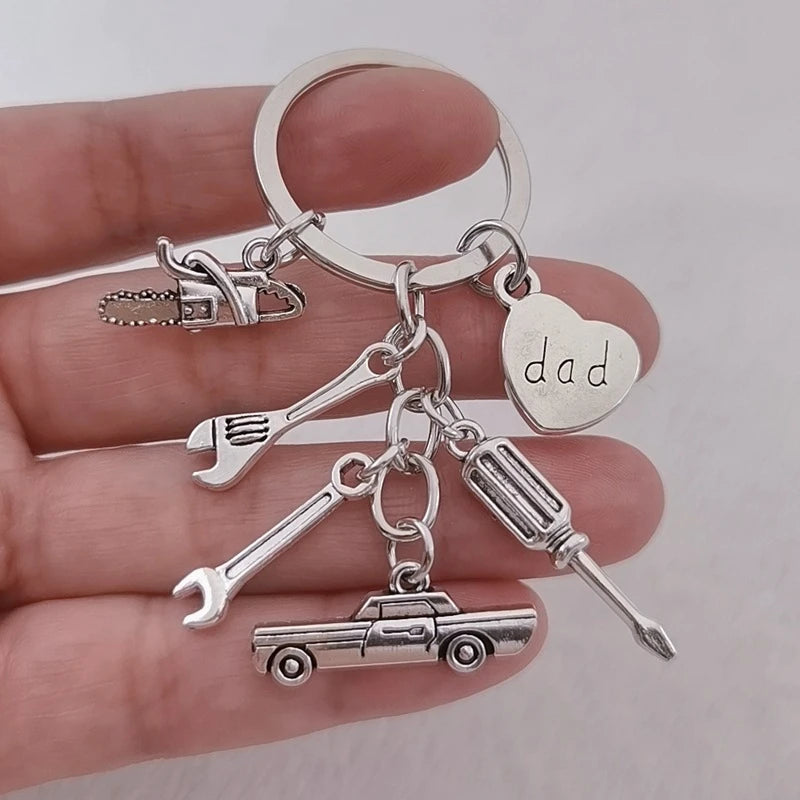 Fashion Father Keychain I Love Dad Car Screwdriver Wrench Small Tool Keychain Father's Day Jewelry Gift Accessories