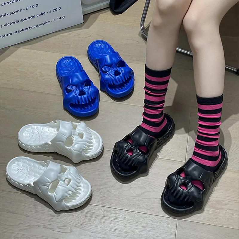 Men Slippers New Personalized Studded Chain Decoration Skull Design Shoes Summer Outdoor Novelty Slides Thick Sole Male Sandals