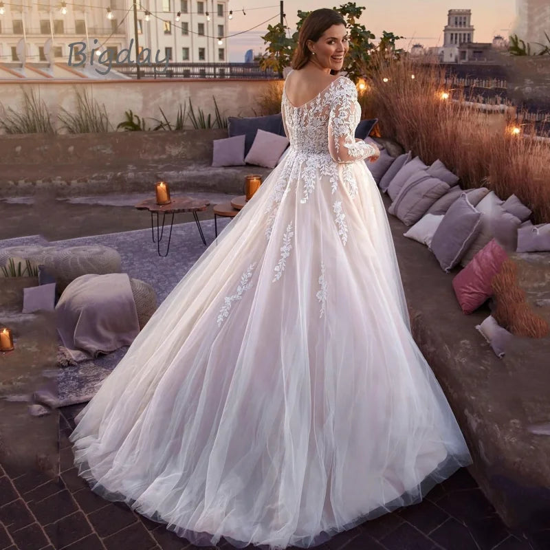 Elegant V-Neck Wedding Dresses Plus Size Lace Long Sleeve Women White Open Back Tulle Bridal Gown Sweep Train Vestidos De Novia