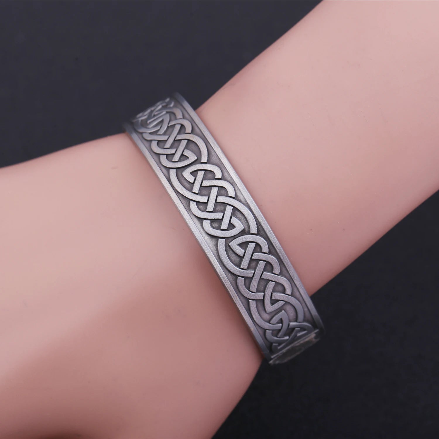 Dreamtimes Magnetic Bracelet Celtic Knot Cuff Bangle Stainless Steel Zinc Alloy Magnetic Weight Loss Bangle Jewelry Gift for Men